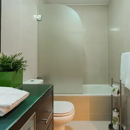 Fully Equipped 3 Bed - Parking. Vila Nova de Gaia