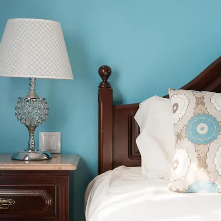 Charming And Calm House - 5 Minutes From The By Car *