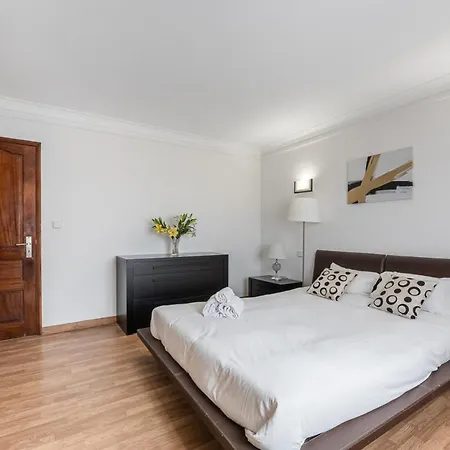 Charming And Calm House - 5 Minutes From The By Car Holiday home