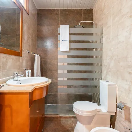 Host Wise - Spacious Sunny House With Terrace & Bbq Apartment