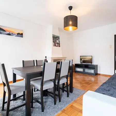 Host Wise - Spacious Sunny House With Terrace & Bbq *