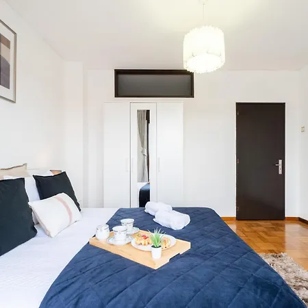 Host Wise - Spacious Sunny House With Terrace & Bbq Apartment