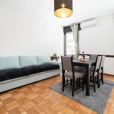 Host Wise - Spacious Sunny House With Terrace & Bbq Apartment