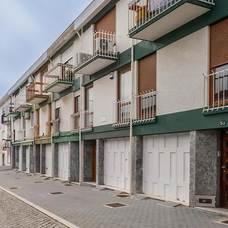 Host Wise - Spacious Sunny House With Terrace & Bbq *