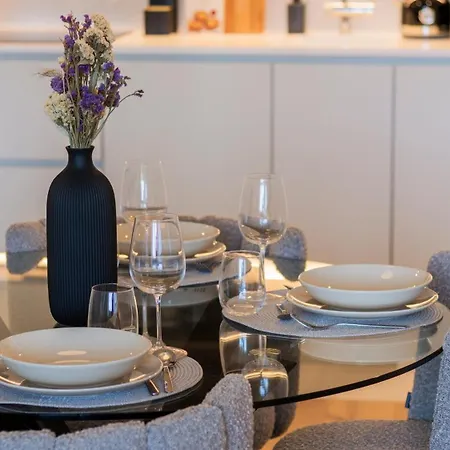 Apartment Stunning Flat In The Center Of Gaia By Lovelystay *