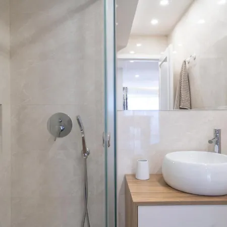 Guestready - Stylish Apt W Private Balcony In Gaia