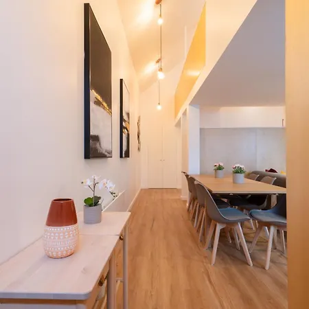 Host Wise - Duplex House - Terrace