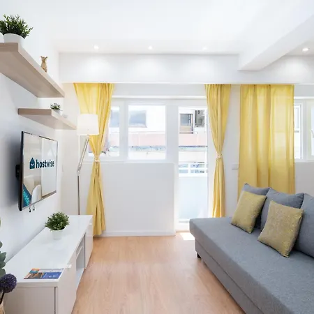 Sweet Sunny Flat W/ Balcony - Gaia Apartment *