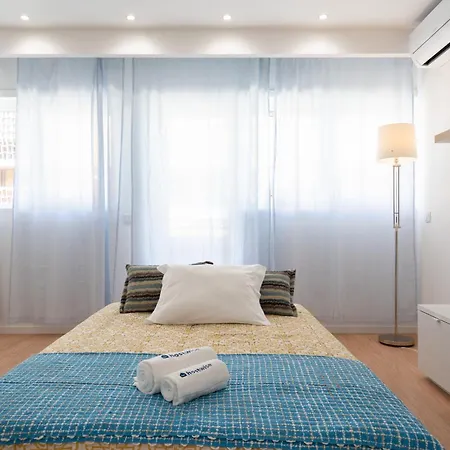 Sweet Sunny Flat W/ Balcony - Gaia Apartment *