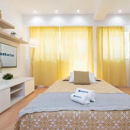 Sweet Sunny Flat W/ Balcony - Gaia Apartment