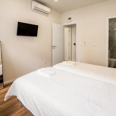 Entire House With 4 Master & Backyard - Location Vila Nova de Gaia