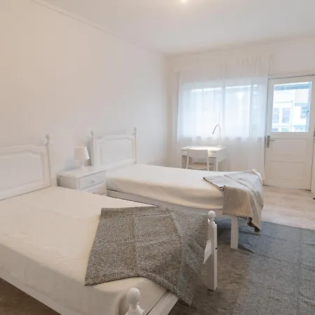 5 Bedroom Flat In Jardim Do Morro Apartment *