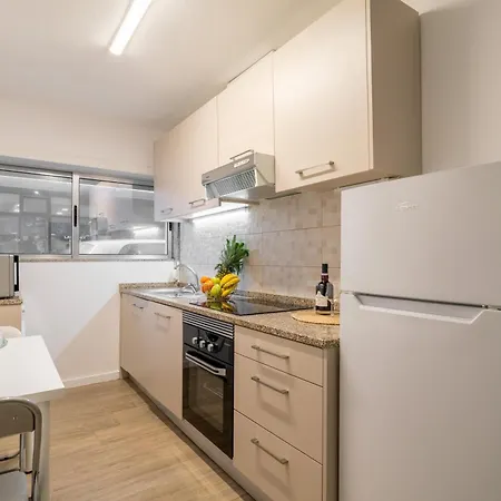 Host Wise - Cozy & Practical Flat Apartment