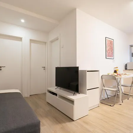 Host Wise - Cozy & Practical Flat