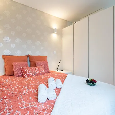 Apartment Host Wise - Large Colourful Flats - Ace Location
