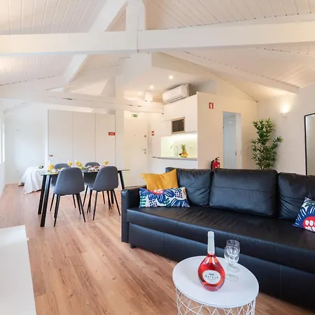 Host Wise - Large Colourful Flats - Ace Location Apartment Vila Nova de Gaia