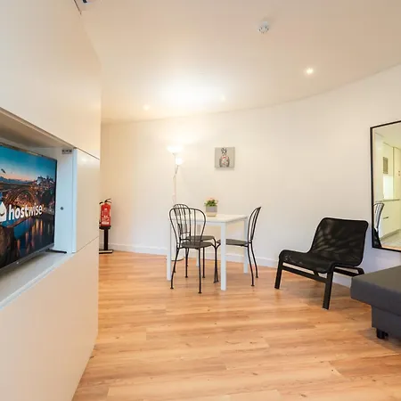 Host Wise - Large Colourful Flats - Ace Location Apartment Vila Nova de Gaia