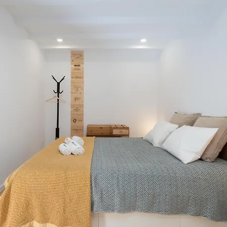 Apartment Host Wise - Sunny Bright & Pool *