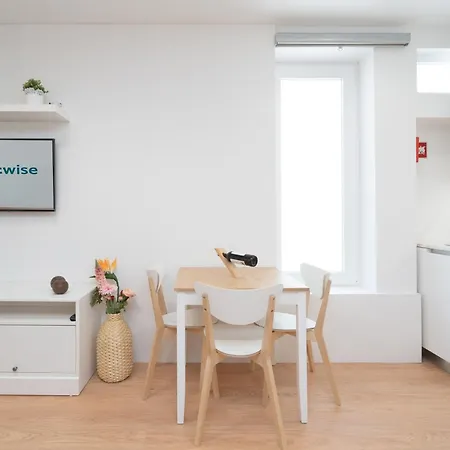 Host Wise - Sweet Sunny Flat With Balcony Apartment Vila Nova de Gaia