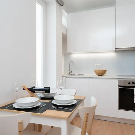 Host Wise - Sweet Sunny Flat With Balcony * Vila Nova de Gaia