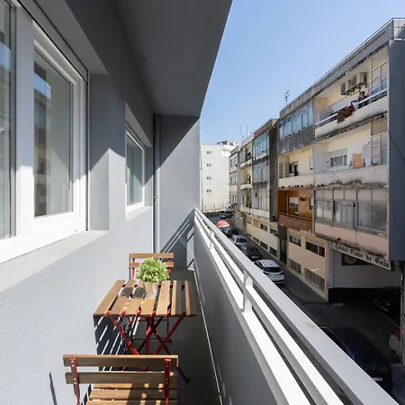Host Wise - Sweet Sunny Flat With Balcony * Vila Nova de Gaia