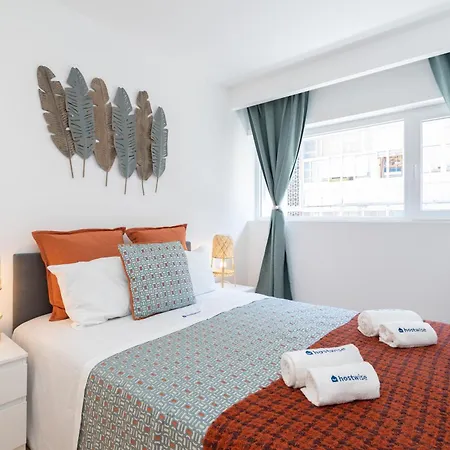 Apartment Host Wise - Sweet Sunny Flat With Balcony