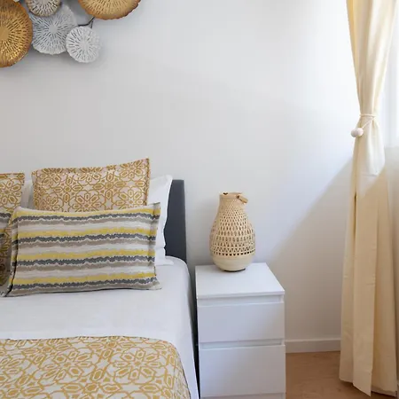 Apartment Host Wise - Sweet Sunny Flat With Balcony *