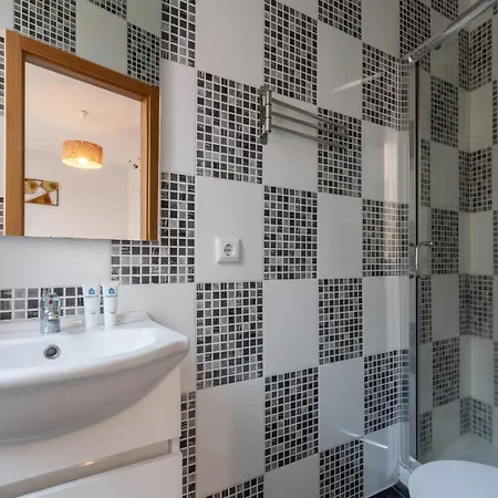 Apartment Host Wise - Stylish Adorable Flat In Gaia Vila Nova de Gaia