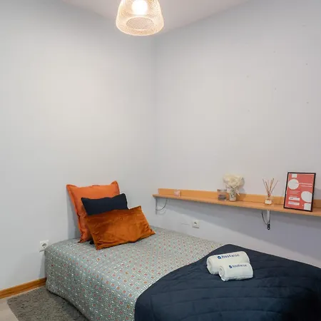 Host Wise - Stylish Adorable Flat In Gaia *