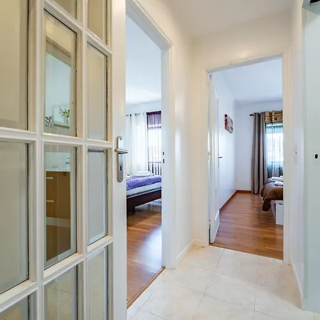 Cozy And Quiet Spacious Flat Apartment