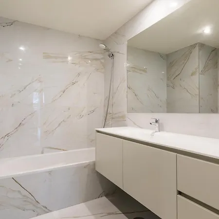Splendid With A Terrace Apartment *