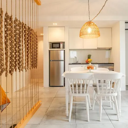 Hostwise - Elegant & Modern *