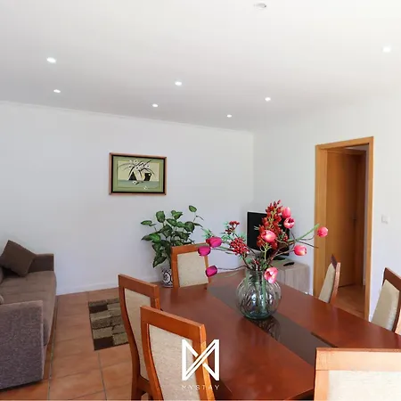 Holiday home Mystay - Casa Do Telhal *