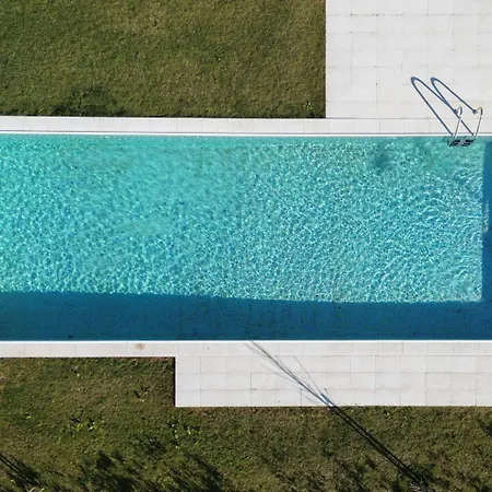 Hostwise - Modern Flat W/ Balcony, Garage & Pool * Vila Nova de Gaia