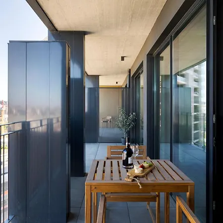 Apartment Hostwise - Premium Flat With Balcony & Pool