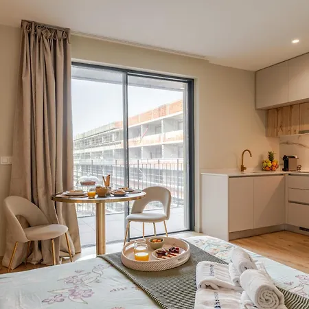 Hostwise - Premium Flat With Balcony & Pool