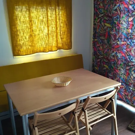 Parque De Campismo Orbitur Madalena Campsite 5*
