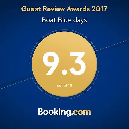Botel Yacht Blue Days *