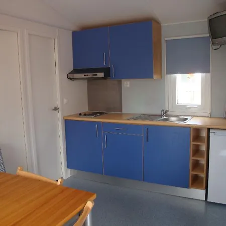 Campsite Parque De Campismo Orbitur Madalena 5*
