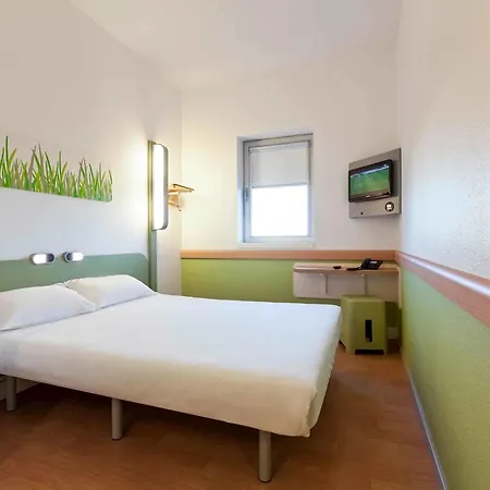 Ibis Budget Porto Gaia *