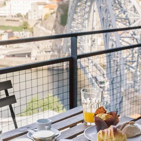 Oh! Porto Aparthotel 4*