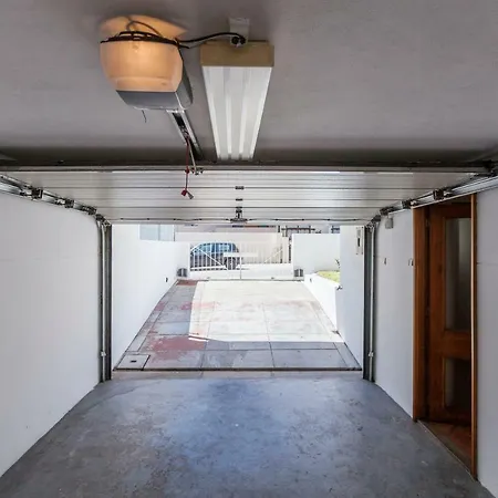 Family House With Garage Vila Nova de Gaia
