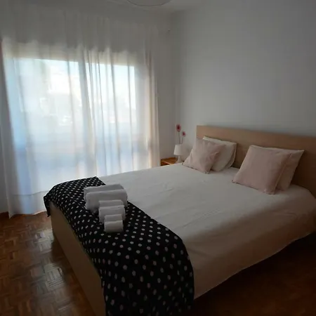 Sandra Gaia Porto Apartment