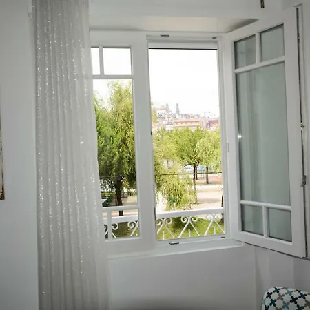 Apartment Luxury Golden River - In The Heart Of Center And Wine Cellars