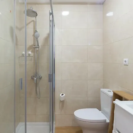 Host Wise - Lovely Flat With Charming Terrace Apartment *