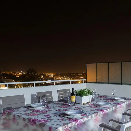 Host Wise - Lovely Flat With Charming Terrace *