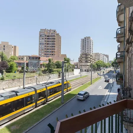 Host Wise - Lovely Flat With Charming Terrace Apartment Vila Nova de Gaia