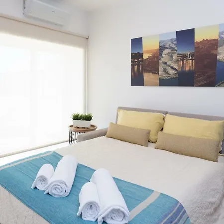 Host Wise - Lovely Flat With Charming Terrace *