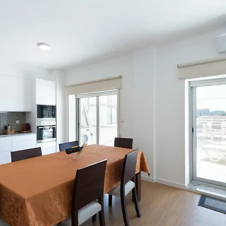 Apartment Host Wise - Lovely Flat With Charming Terrace *