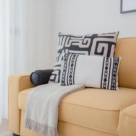 Seaside Apartment *